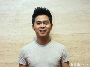 Kekhawatiran Cakra Khan saat Ibunda Operasi Tulang Belakang