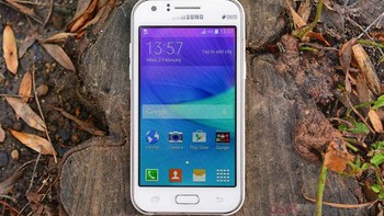 Posisi ke-10 diisi oleh Galaxy J1 bikinan Samsung. Meski dengan banderol di kisaran Rp 1,4 jutaan, ponsel ini nyatanya berhasil memikat konsumen Indonesia. Foto: Istimewa