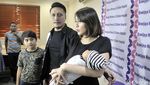 Happy Family! Bahagianya Keluarga Fenita Arie bersama Anak Ketiganya