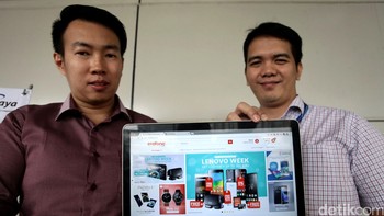 Erafone tidak melayani transaksi melalui sosial media dan aplikasi chat tetapi konsumen bisa membeli melalui erafone.com.