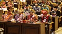 Zulkifli Hasan mengharapkan seminar nasional tersebut bisa melahirkan landasan dari Dewan Masyarakat Hukum Adat Nusantara dari Aceh sampai Papua untuk menatap masa depan bangsa menjadi lebih baik lagi.