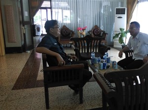 Walkot Pangkalpinang dan Pengagum Bung Karno Napak Tilas di Bukit Menumbing