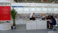 Di BIBF 2016, booth Indonesia mengusung tema Islands of Imagination, dengan mayoritas latar berwarna merah-putih.