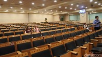 Seperti ini tempat konferensi pers biasa diadakan. Sejenak tentu bisa membayangkan seperti apa rasanya kala ada konferensi pers (Rizky/detikTravel)