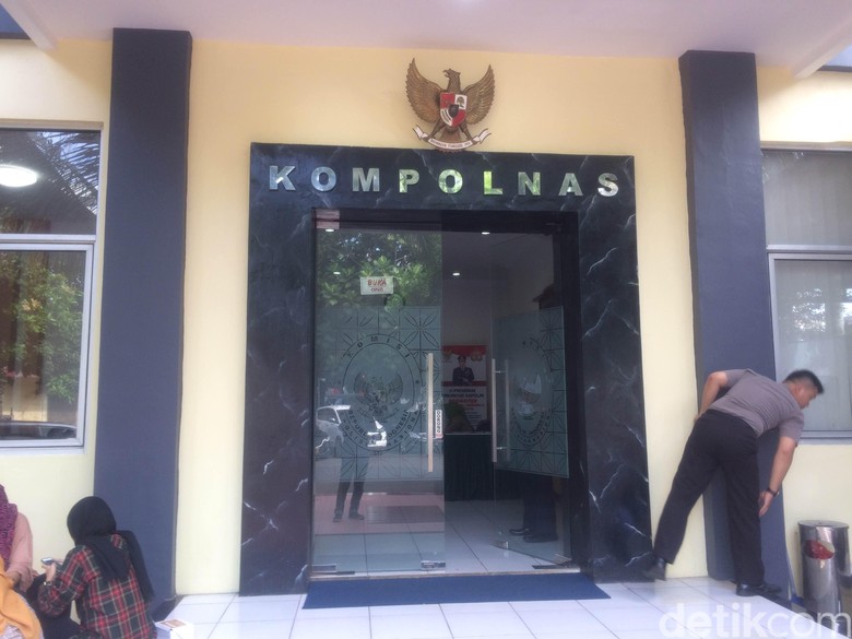 Kompolnas Minta Polri Solid di Masa Kampanye Pilpres dan Pileg Kompolnas Minta Polri Solid di Masa Kampanye Pilpres dan Pileg