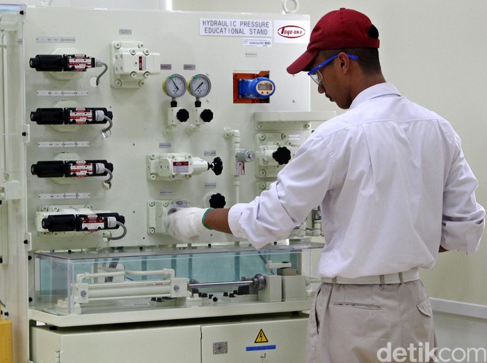 Didik Mahasiswa D1, Toyota Kucurkan Rp 140 Miliar