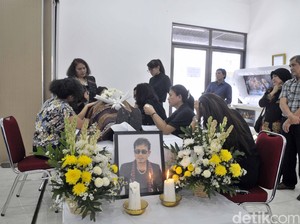Eddy Silitonga Meninggal Dunia, Melanie Subono Gugat Cerai Suami