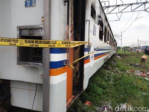 Warga Saat Gerbong Kereta Kertajaya Terbakar Priok: Ikut Bantu Dorong dan Padamkan Api