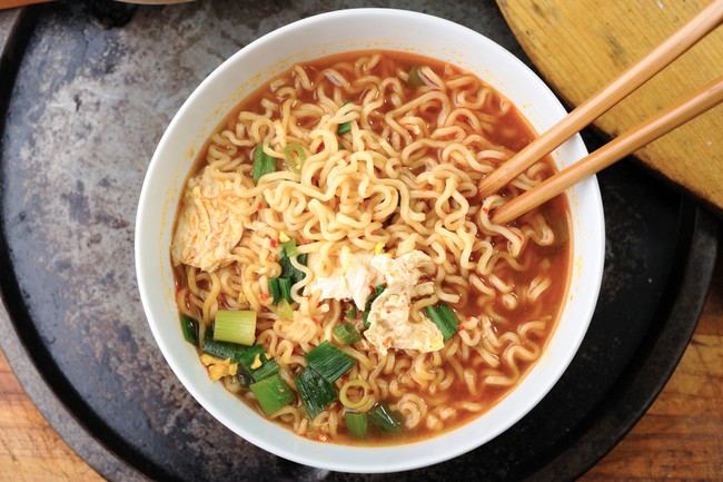Ini 10 Cara Menyantap Ramen yang Tepat Agar Rasanya Maksimal (1)