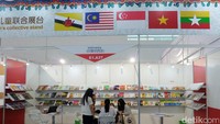 Selain stand nasional yang berada di gedung E2 F28, Indonesia secara khusus juga menampilkan stand buku anak-anak di booth Collective ASEAN gedung E1.