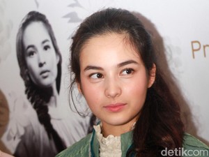 Foto: Cantiknya Chelsea Islan dengan Makeup Minimalis