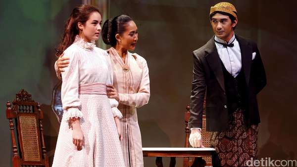 Jika Bukan Iqbaal yang Perankan Minke, Lalu Siapa? Jika Bukan Iqbaal yang Perankan Minke, Lalu Siapa?