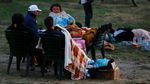 Rumah Hancur Akibat Gempa, Warga Tidur di Jalan