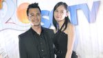 Ehm... Eza Gionino Gandeng Meiza Aulia