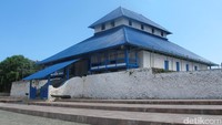Benteng Keraton Buton juga memiliki Masjid Agung Keraton. Konon di masjid ini, terdengar suara adzan yang berasal dari Makkah (Afif/detikTravel)
