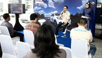 Para risers mendapat pengarahan sebelum mengikuti Datsun Rises Expedition.