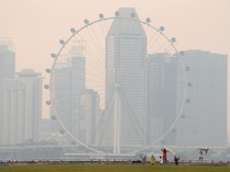 Dampak Asap Karhutla RI ke Singapura: Durasi Khutbah Jumat Dipangkas-F1 Terancam