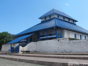 Suara Adzan dari Makkah yang Konon Terdengar di Masjid Sulawesi Tenggara