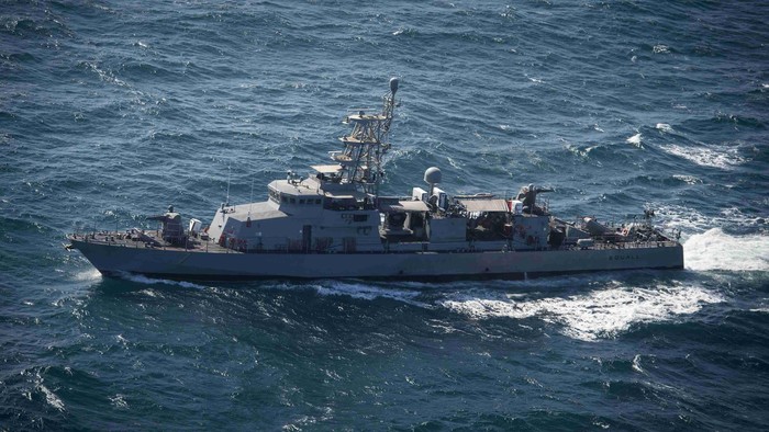 Didekati Kapal Iran di Teluk Persia, Kapal AS Lepas Tembakan Peringatan