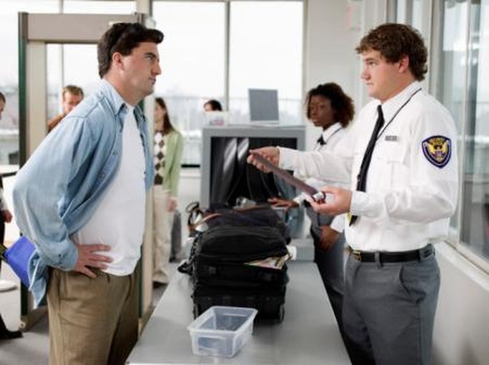 Ketika Kista Besar Dikira Benda Berbahaya oleh Keamanan Bandara