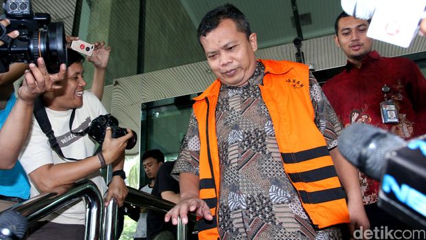 OTT Panitera: Dari PNS Tajir 19 Mobil hingga Suap 'Sapi-Kambing'