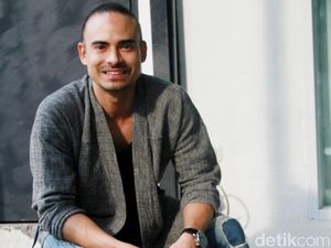 Sederet Kiprah Lintas Negara Ashraf Sinclair Dalam Kenangan