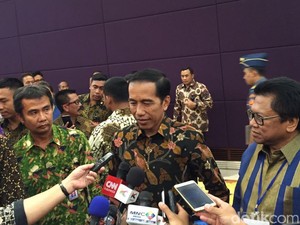 Setelah Tunda DAU, Jokowi Janji Terbitkan PP Hak Keuangan Pimpinan DPRD