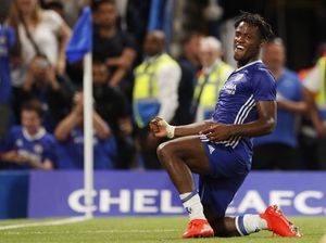 Conte Akan Mainkan Terry dan Batshuayi