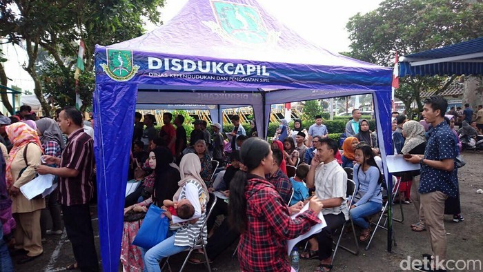 Di Sukabumi, Petugas Juga Jemput Bola untuk Pembuatan e-KTP Warga