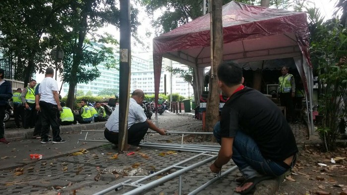 Setelah Dibongkar Satpol PP, Tenda Markas Pewarta Foto di HI Berdiri Tegak Lagi