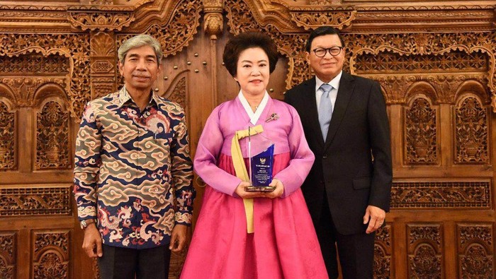 4 Pengusaha Sahabat TKI Korsel Terima Ambassador Award
