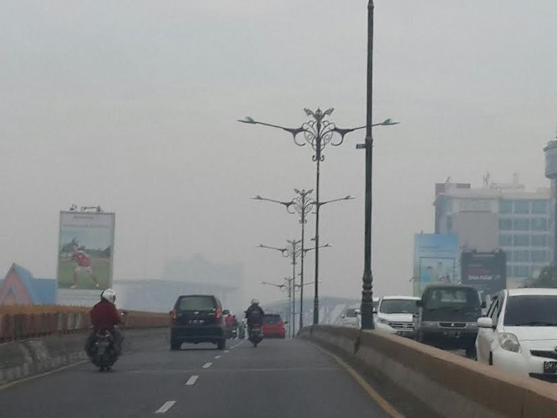 Dikepung Asap, Pesawat Tak Bisa Mendarat di Bandara Pinang Kampai Dumai Dikepung Asap, Pesawat Tak Bisa Mendarat di Bandara Pinang Kampai Dumai