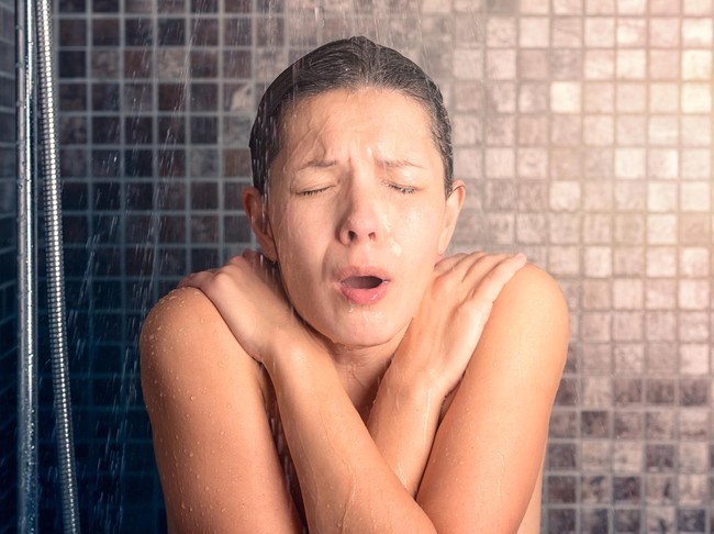 Malas Mandi karena Dingin? Ini 4 Efek Negatifnya Bagi Tubuh