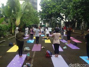 Serunya Habiskan Akhir Pekan dengan Yoga Bersama Komunitas Healthy Friends