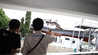 Saat terjadinya Tsunami, kapal ini terbawa hingga ke tengah permukiman warga Lampulo dan akhirnya karam di atas sebuah rumah milik keluarga Misbah dan Abassiah.
