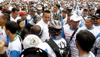Imam menyapa peserta Gowes Kemenpora 2016.
