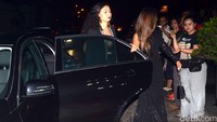 Tatyana Akman juga menghadiri gala premiere film Ini Kisah Tiga Dara.