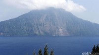 Gunung Krakatau merupakan ikon pariwisata Provinsi Lampung yang telah dikenal dunia. Festival Krakatau menjadi wahana dan ajang puncak kreativitas serta penghargaan terhadap seniman, budayawan, dan masyarakat Lampung.