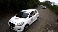 Jalanan berdebu dan berpasir juga dilintasi rombongan Rombongan Datsun Risers Expedition 2.