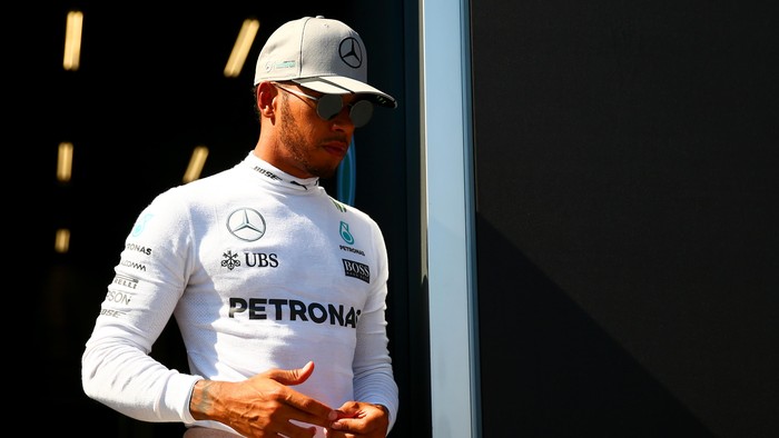 Start dari Baris Paling Belakang, Hamilton Tak Pasang Target Muluk-Muluk