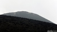 Pendakian gunung itu dalam rangka memperingati 133 tahun meletusnya Krakatau yang jatuh pada 27 Agustus 1883 silam.