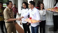 Ahok menyambut dukungan dari relawan itu, di Balai Kota, Jl Medan Merdeka Selatan, Jakarta, Senin (29/08/2016).