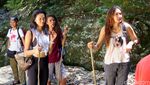 Petualangan Nadine, Kelly dan Ully  di Labuan Hati