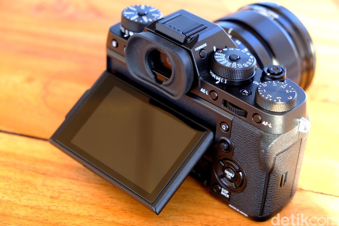 Fujifilm X-T2 (Foto: detikINET - Anggoro Suryo Jati) Fujifilm X-T2 (Foto: detikINET - Anggoro Suryo Jati)