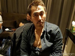 Ada Penyanyi Reza Artamevia di Kamar Aa Gatot Brajamusti Saat Penggerebekan