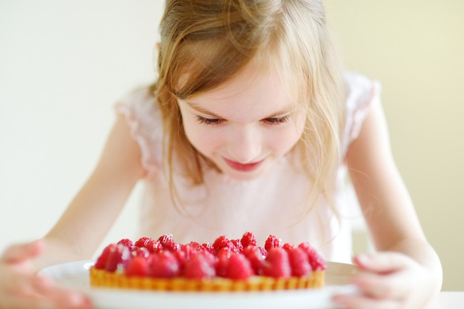 Agar Gigi si Kecil Tak Mudah Berlubang, Perhatikan 4 Hal Ini Saat Anak Makan
