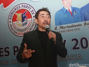 Polisi Bawa Aa Gatot Brajamusti ke Jakarta untuk Penggeledahan di Rumahnya
