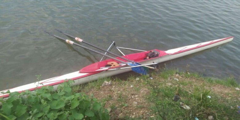 Mahasiswa Tenggelam di Danau Cipule Karawang saat Berlatih Perahu Rowing Mahasiswa Tenggelam di Danau Cipule Karawang saat Berlatih Perahu Rowing