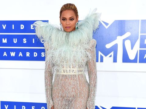 Cerita Haru Bahagia Perjuangan Selebriti Ketika Melahirkan