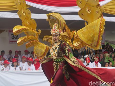 Foto Garuda Hingga Barong 10 Kostum Terunik Jember Fashion